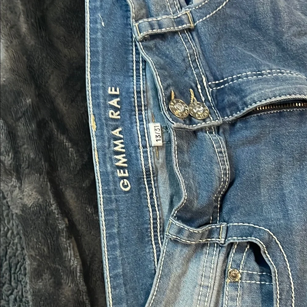 Classic Blue Women's Jeans - Picture 2 of 3